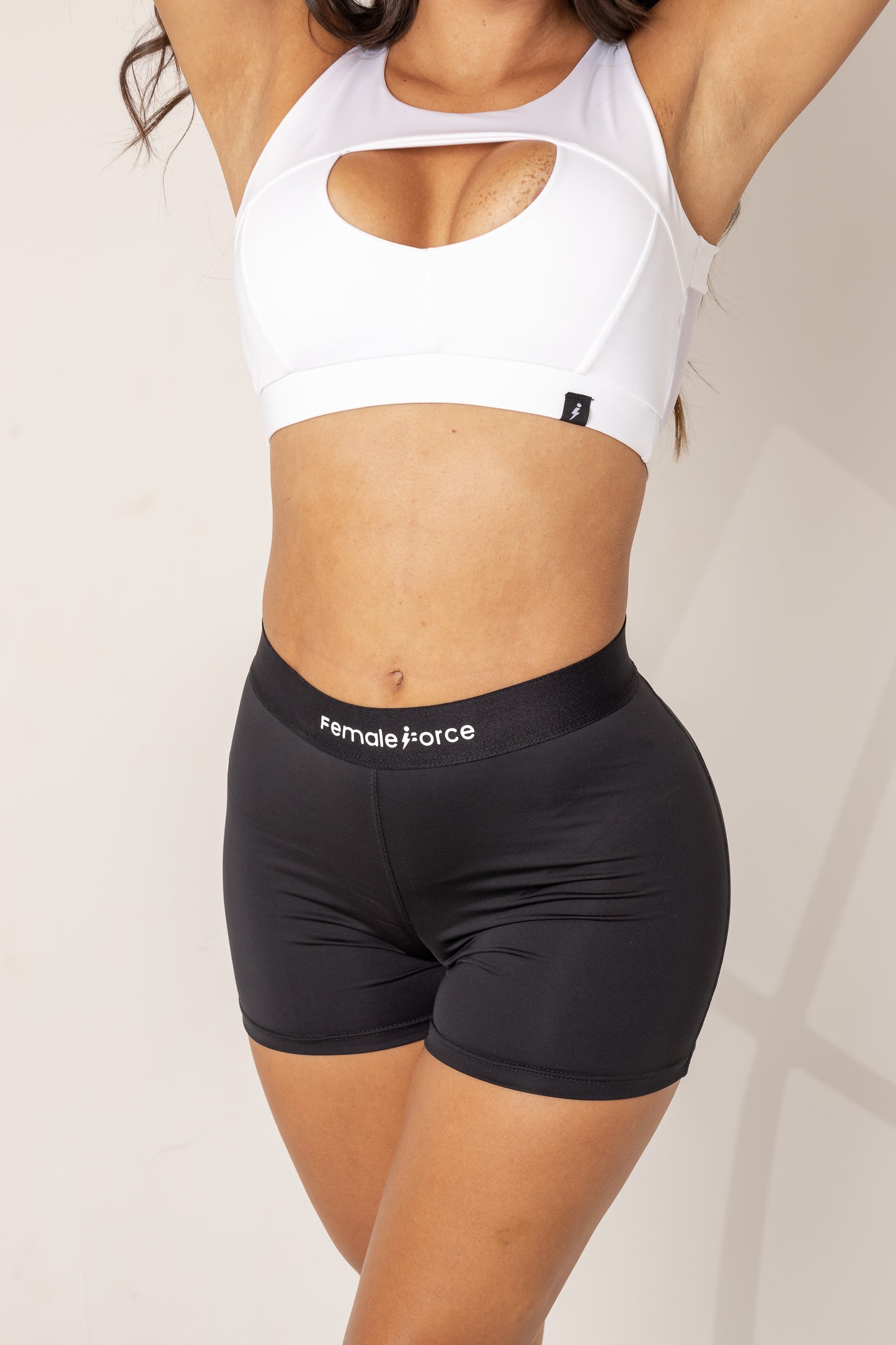 RADIANCE TOP & ESSENTIAL SHORT
