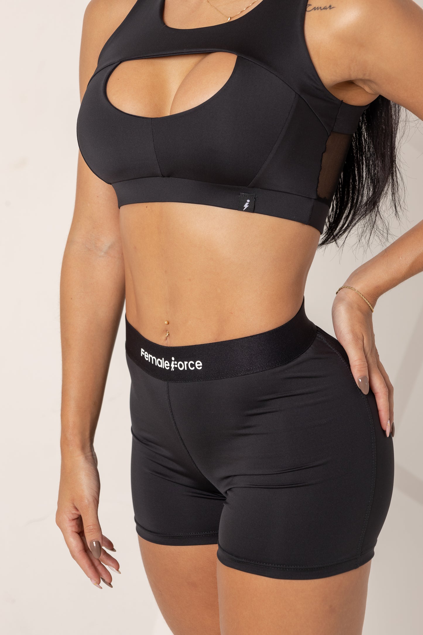 RADIANCE TOP & ESSENTIAL SHORT